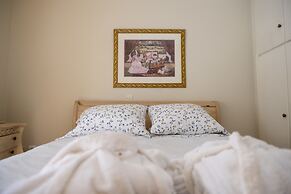 Athens Deluxe Apartment near Acropolis