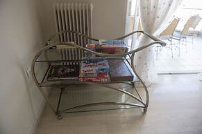 Athens Deluxe Apartment near Acropolis