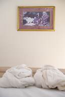 Athens Deluxe Apartment near Acropolis