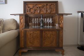 Athens Deluxe Apartment near Acropolis