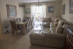 Athens Deluxe Apartment near Acropolis