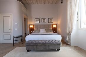 Donati Luxury Tower Suites