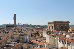 Donati Luxury Tower Suites