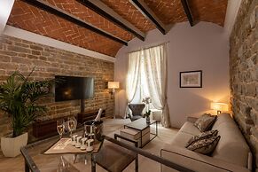 Donati Luxury Tower Suites