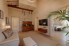 Donati Luxury Tower Suites