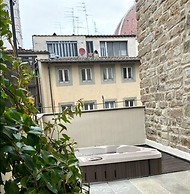 Donati Luxury Tower Suites