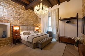 Donati Luxury Tower Suites