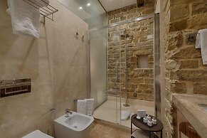 Donati Luxury Tower Suites