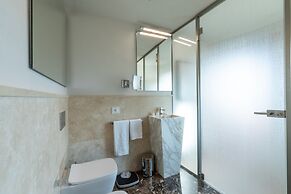 Donati Luxury Tower Suites