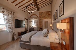 Donati Luxury Tower Suites