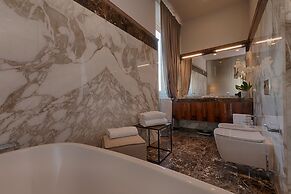 Donati Luxury Tower Suites