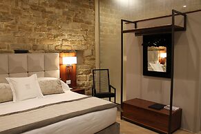 Donati Luxury Tower Suites