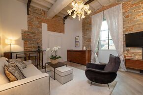 Donati Luxury Tower Suites