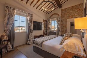 Donati Luxury Tower Suites