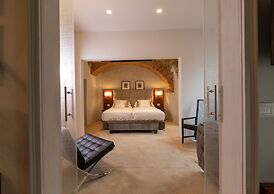 Donati Luxury Tower Suites