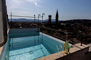 Donati Luxury Tower Suites