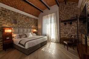 Donati Luxury Tower Suites