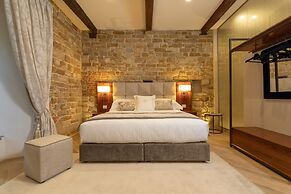 Donati Luxury Tower Suites