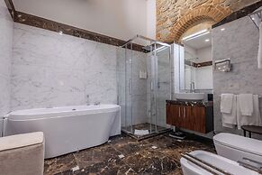 Donati Luxury Tower Suites