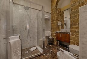 Donati Luxury Tower Suites