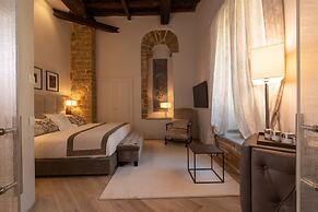 Donati Luxury Tower Suites