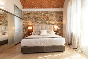 Donati Luxury Tower Suites