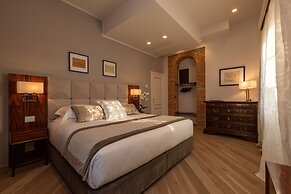 Donati Luxury Tower Suites