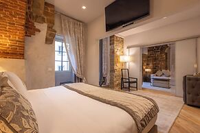 Donati Luxury Tower Suites