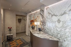 Donati Luxury Tower Suites