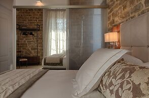 Donati Luxury Tower Suites