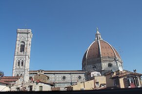 Donati Luxury Tower Suites