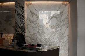 Donati Luxury Tower Suites