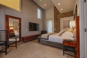 Donati Luxury Tower Suites