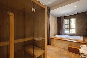 Donati Luxury Tower Suites