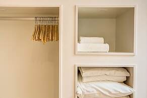 Home Out Rooms & Apartments