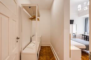 Home Out Rooms & Apartments