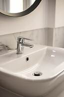 Home Out Rooms & Apartments