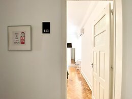 Home Out Rooms & Apartments