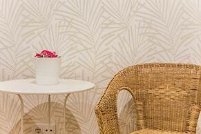 Home Out Rooms & Apartments