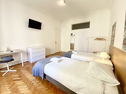 Home Out Rooms & Apartments