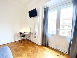 Home Out Rooms & Apartments