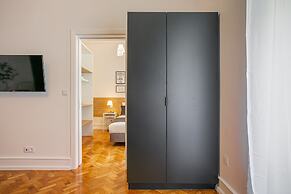 Home Out Rooms & Apartments