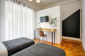 Home Out Rooms & Apartments