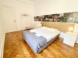 Home Out Rooms & Apartments