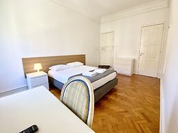 Home Out Rooms & Apartments