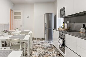 Home Out Rooms & Apartments