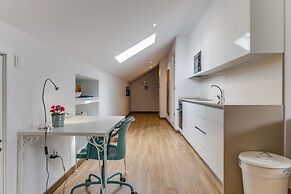 Home Out Rooms & Apartments