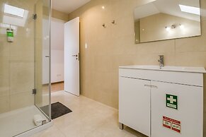 Home Out Rooms & Apartments