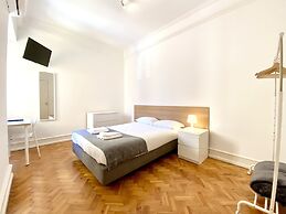 Home Out Rooms & Apartments