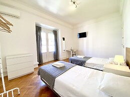 Home Out Rooms & Apartments